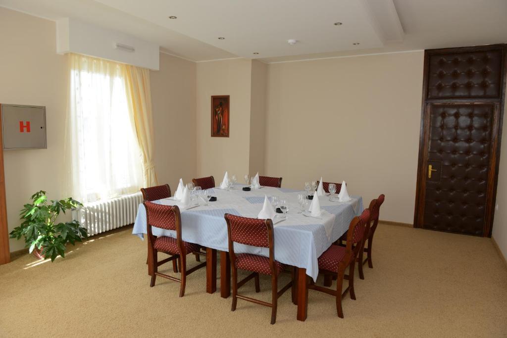 Motel Citadela 023 Ζρένιανιν Εξωτερικό φωτογραφία
